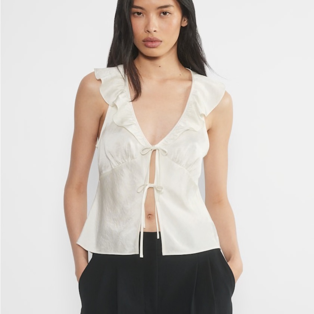 Aritzia Babaton Tonka Satin Blouse Size 2Xl